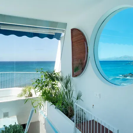 Vila Luxury Sea Front Caleton 40