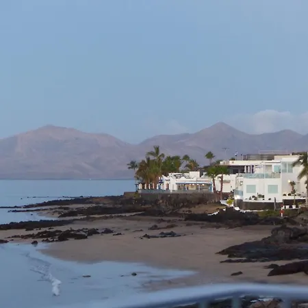 Luxury Sea Front Caleton 40 Вилла