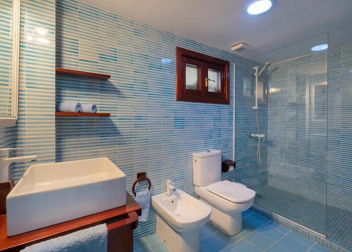 Luxury Sea Front Caleton 40 Villa