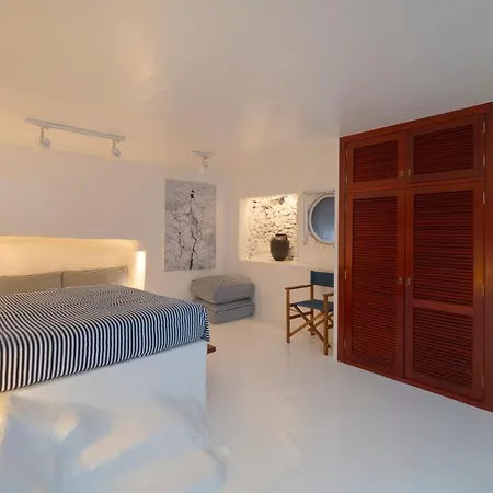 Villa Luxury Sea Front Caleton 40