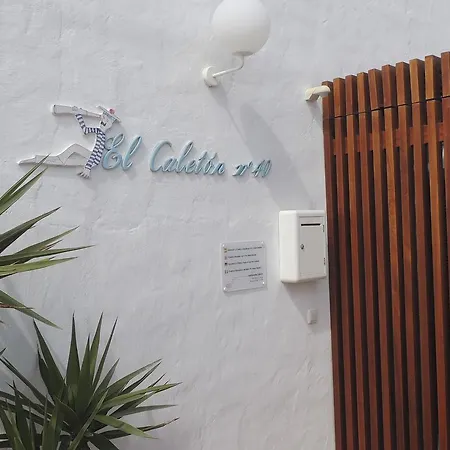 Luxury Sea Front Caleton 40 *