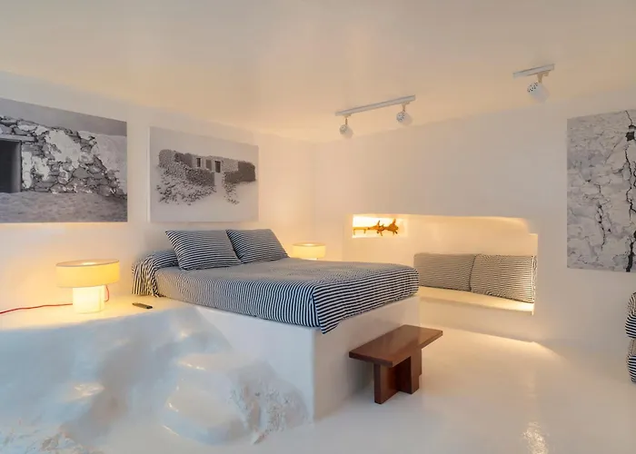 Luxury Sea Front Caleton 40 *