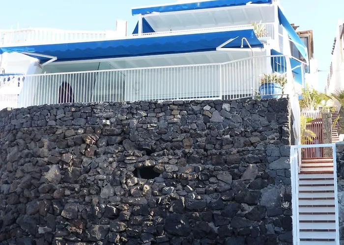 Luxury Sea Front Caleton 40 *