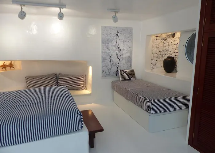 Вилла Luxury Sea Front Caleton 40