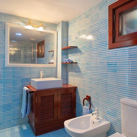 فيلة Luxury Sea Front Caleton 40 بويرتو ذيل كارمين